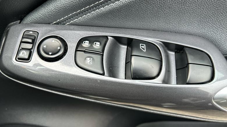 Nissan Juke 1.0 DiG-T 114 N-Connecta 5dr Petrol Hatchback